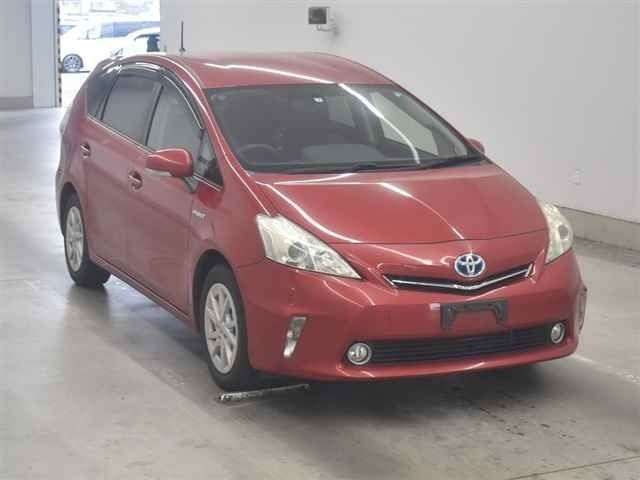 70468 Toyota Prius alpha ZVW41W 2013 г. (MIRIVE Aichi)